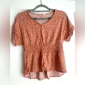 Cute light pink top